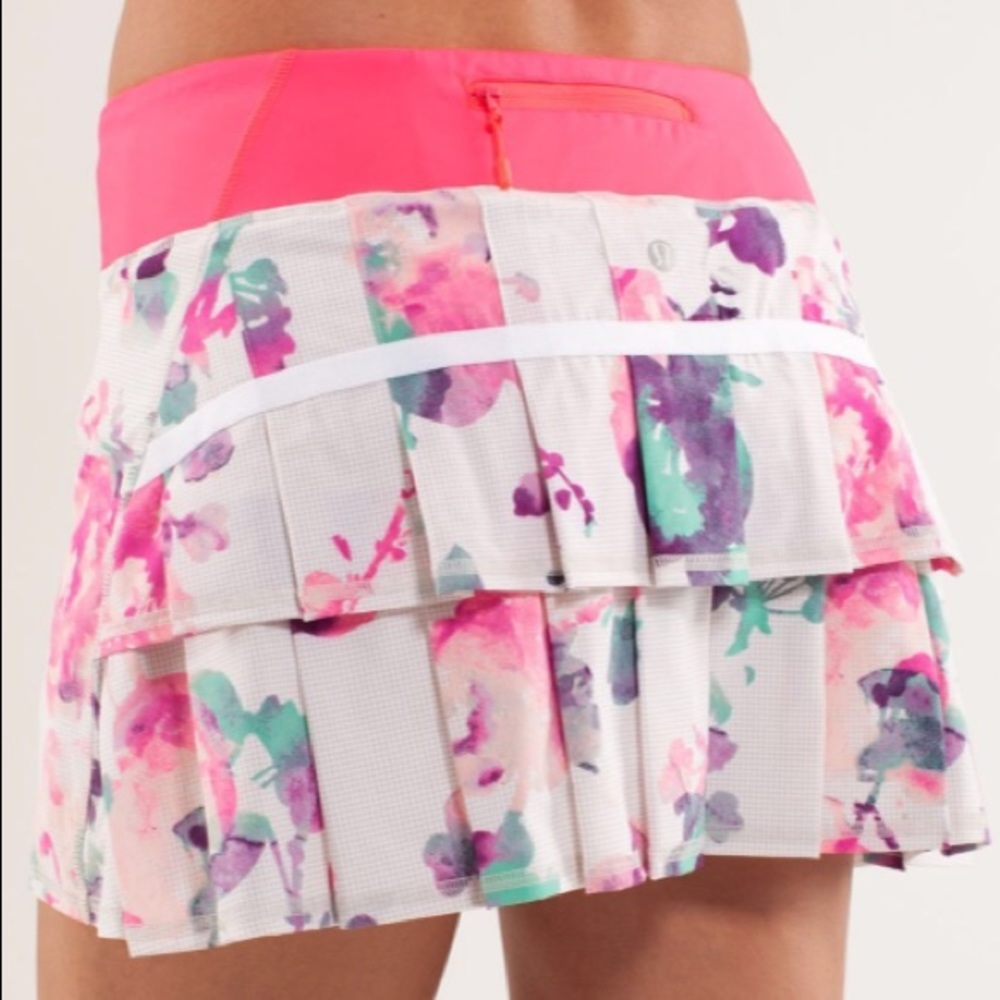 Lululemon Blurred Blossom Pace Setter Skirt